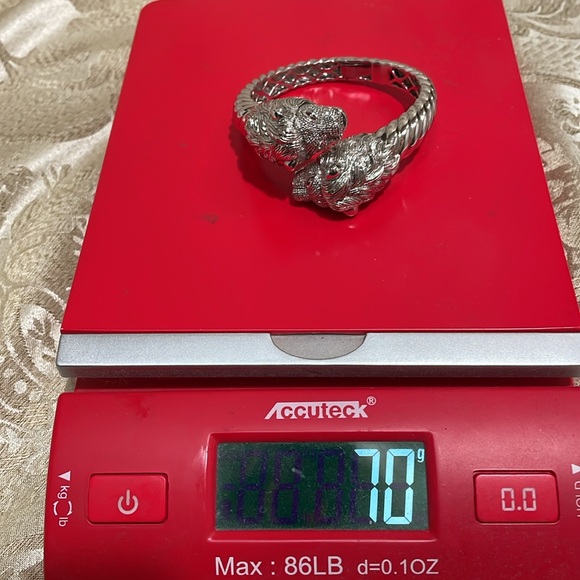 Sterling silver 925 Diamond accents Loins Heads bracelet Hefty in weight - Picture 11 of 11